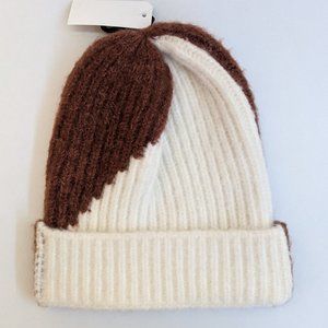 Melrose and Market Women's Brown and White Ribbed Beanie